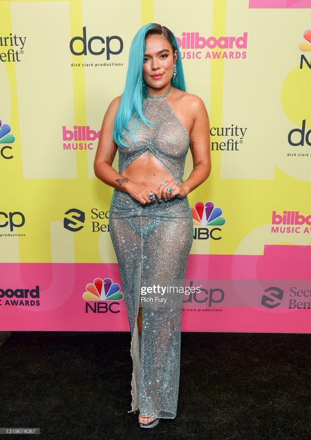 Siêu thảm đỏ Billboard Music Awards: Hoa hậu Thế giới o ép vòng 1 khủng bên host Nick Jonas, Alicia Keys hồng choé bị mỹ nhân xuyên thấu hết hồn lấn át - Ảnh 5.