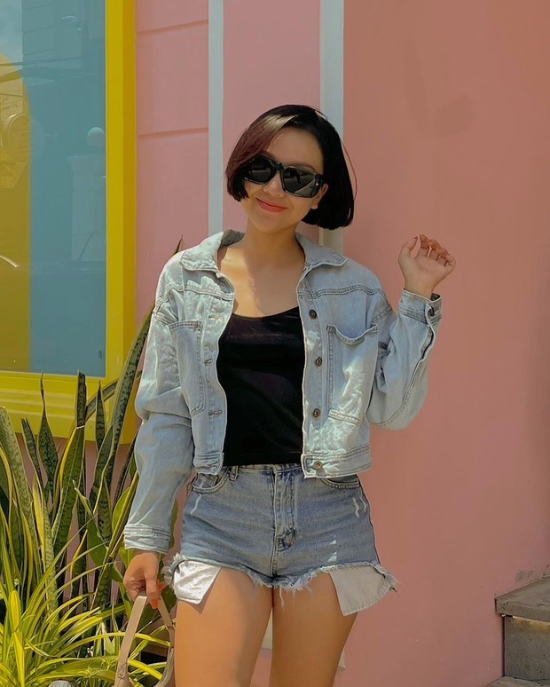 Insta look sao Việt tuần qua: Chi Pu khoe vòng 1 ngồn ngộn sau lớp áo mỏng, Tiểu Vy - Khánh Vân giản dị bất ngờ - Ảnh 4. Insta look sao Việt tuần qua: Chi Pu khoe vòng 1 ngồn ngộn sau lớp áo mỏng, Tiểu Vy - Khánh Vân giản dị bất ngờ - Ảnh 4.