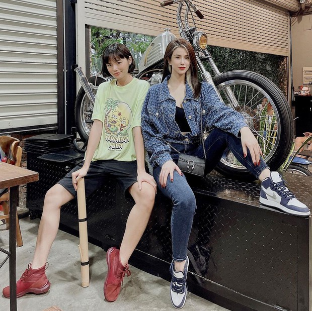 Insta look sao Việt tuần qua: Chi Pu khoe vòng 1 ngồn ngộn sau lớp áo mỏng, Tiểu Vy - Khánh Vân giản dị bất ngờ - Ảnh 5. Insta look sao Việt tuần qua: Chi Pu khoe vòng 1 ngồn ngộn sau lớp áo mỏng, Tiểu Vy - Khánh Vân giản dị bất ngờ - Ảnh 5.