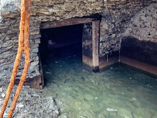 Ngôi làng mất tích nổi lên từ hồ nước sau hơn 70 năm - Ảnh 2.