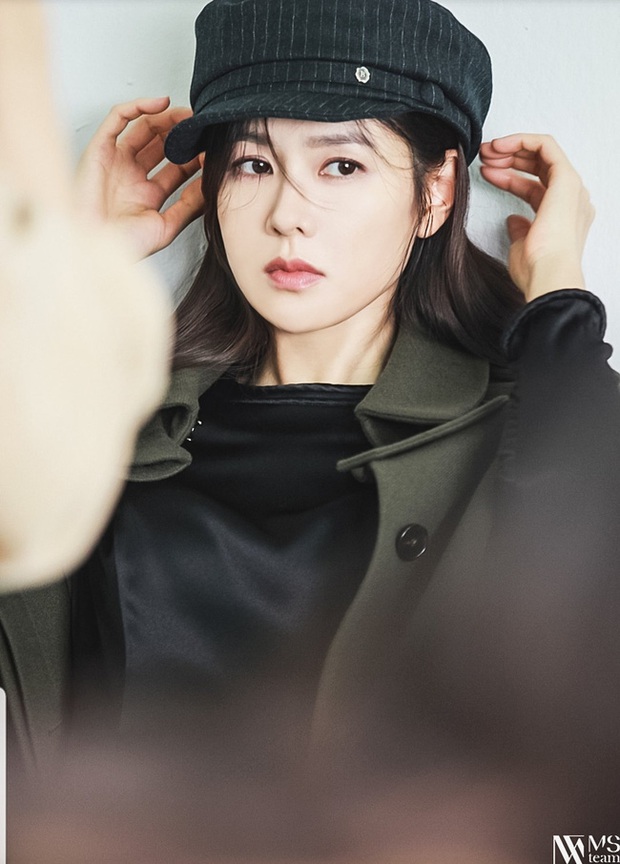 Son Ye Jin đẹp rung động lòng người khi diện đủ thể loại mũ, trót ngắm là không thể rời mắt - Ảnh 1. Son Ye Jin đẹp rung động lòng người khi diện đủ thể loại mũ, trót ngắm là không thể rời mắt - Ảnh 1.