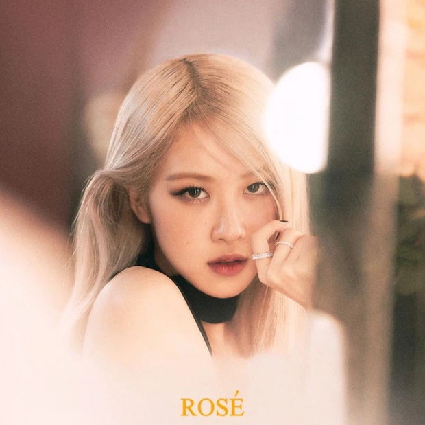 Fan Rosé (BLACKPINK) mua album rồi... xé tan nát, chuyện gì thế này? - Ảnh 10. Fan Rosé (BLACKPINK) mua album rồi... xé tan nát, chuyện gì thế này? - Ảnh 10.