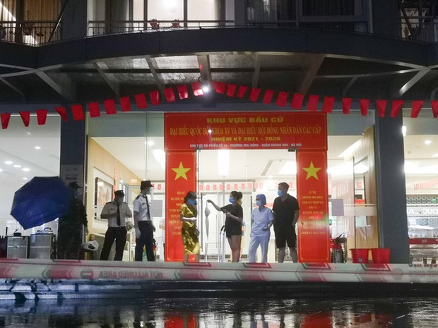 Covid-19 đang tấn công khu chung cư: Chuyên gia chỉ ra nơi dễ lây nhiễm nhất - Ảnh 1. Covid-19 đang tấn công khu chung cư: Chuyên gia chỉ ra nơi dễ lây nhiễm nhất - Ảnh 1.