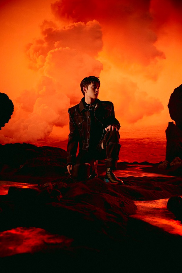 Bộ ảnh teaser comeback của EXO: Nhan sắc trẻ trung dù bị dìm, vốn được cài cắm hint từ MV của tình cũ Jennie? - Ảnh 4.