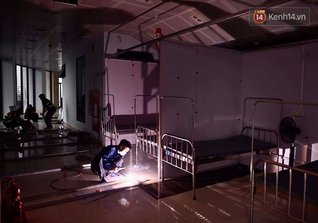 Cận cảnh bệnh viện dã chiến Bắc Giang đang khẩn trương hoàn thiện để điều trị bệnh nhân Covid-19 - Ảnh 3. Cận cảnh bệnh viện dã chiến Bắc Giang đang khẩn trương hoàn thiện để điều trị bệnh nhân Covid-19 - Ảnh 3.