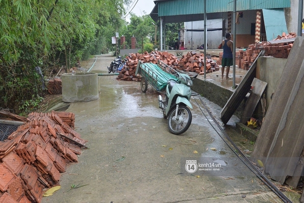 Người dân vùng lũ Hà Tĩnh nói về khoản 13,7 tỷ quyên góp của NS Hoài Linh: Khi nước rút mới là lúc cần cứu trợ nhất, 1 nắm khi đói bằng 1 gói khi no - Ảnh 3.