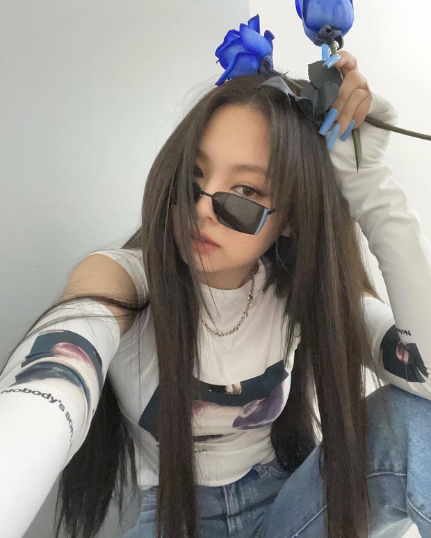Sống ảo đổi tên Instagram như BLACKPINK: Rosé bê cả vườn hoa vào rồi không chọn được tên cho cún, Jisoo chắc ăn ngay từ đầu - Ảnh 3. Sống ảo đổi tên Instagram như BLACKPINK: Rosé bê cả vườn hoa vào rồi không chọn được tên cho cún, Jisoo chắc ăn ngay từ đầu - Ảnh 3.