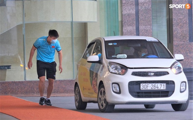 Quỳnh Anh kể khoảnh khắc cảm động trước giờ tạm biệt Duy Mạnh: Con trai đập cửa xe đòi ra với bố, Duy Mạnh chạy theo để bế con - Ảnh 2. Quỳnh Anh kể khoảnh khắc cảm động trước giờ tạm biệt Duy Mạnh: Con trai đập cửa xe đòi ra với bố, Duy Mạnh chạy theo để bế con - Ảnh 2.