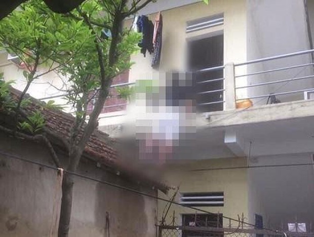 Vụ nam thanh niên tử vong trên lan can nhà trọ: Mâu thuẫn với bạn gái? - Ảnh 1. Vụ nam thanh niên tử vong trên lan can nhà trọ: Mâu thuẫn với bạn gái? - Ảnh 1.