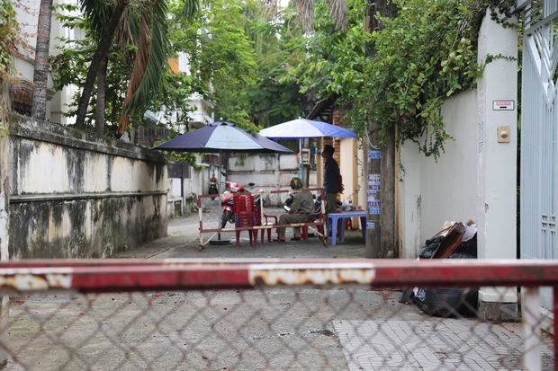 TP.HCM: Phong tỏa 2 địa điểm của 1 tiệm bánh tại phường Thảo Điền vì liên quan ca nghi nhiễm Covid-19 - Ảnh 2. TP.HCM: Phong tỏa 2 địa điểm của 1 tiệm bánh tại phường Thảo Điền vì liên quan ca nghi nhiễm Covid-19 - Ảnh 2.