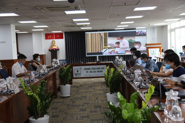 16 quận, huyện tại TP.HCM đã có F0, F1; cả gia đình tham gia Hội thánh truyền giáo Phục Hưng đều dương tính - Ảnh 1. 16 quận, huyện tại TP.HCM đã có F0, F1; cả gia đình tham gia Hội thánh truyền giáo Phục Hưng đều dương tính - Ảnh 1.