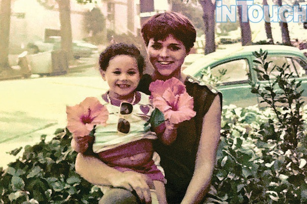 So sánh ảnh mới nhất của bé Archie với ảnh lúc nhỏ của Meghan Markle, cộng đồng mạng vô tình phát hiện ra chi tiết tố nàng dâu hoàng gia nói dối - Ảnh 2.