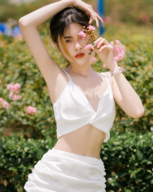 Gái xinh trên phố làm KOL, hàng xóm ở quê giật ngược: Sao nó gửi ảnh trần truồng cho người ta xem? - Ảnh 4.