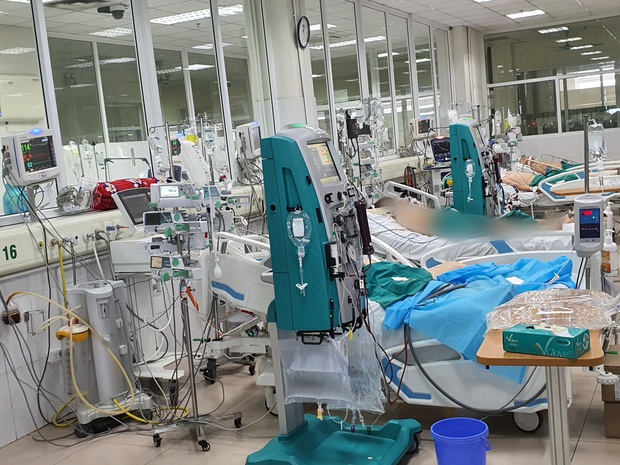 5 bệnh nhân Covid-19 thở máy đầu tiên thoát khỏi tử thần - Ảnh 1. 5 bệnh nhân Covid-19 thở máy đầu tiên thoát khỏi tử thần - Ảnh 1.