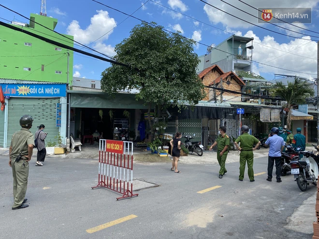 TP.HCM: Phong tỏa, kêu gọi người dân trong hẻm ở TP.Thủ Đức về xét nghiệm vì có ca nghi mắc Covid-19 - Ảnh 4.