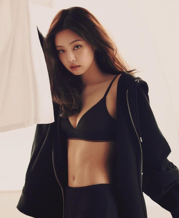 Nổi da gà vì visual và thần thái của Jennie (BLACKPINK) trong ảnh hậu trường chụp bừa, nhưng vòng 1 sao mất hút thế này? - Ảnh 5.