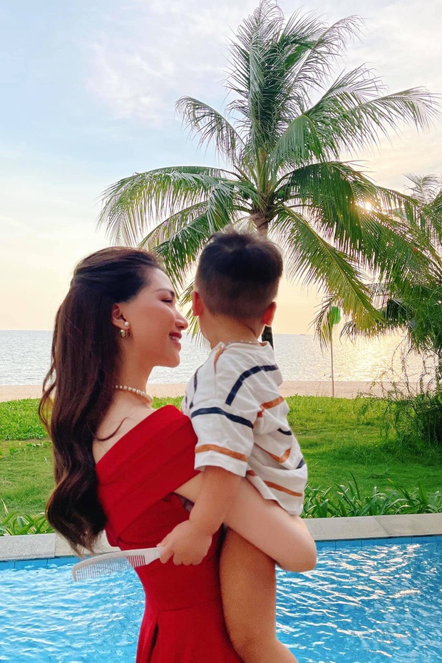 Hoà Minzy quay Vlog đầu tiên cho con trai: Bé Bo hơn 1 tuổi đã biết nối từ theo mẹ, líu lô giới thiệu bản thân cưng xỉu! - Ảnh 7.