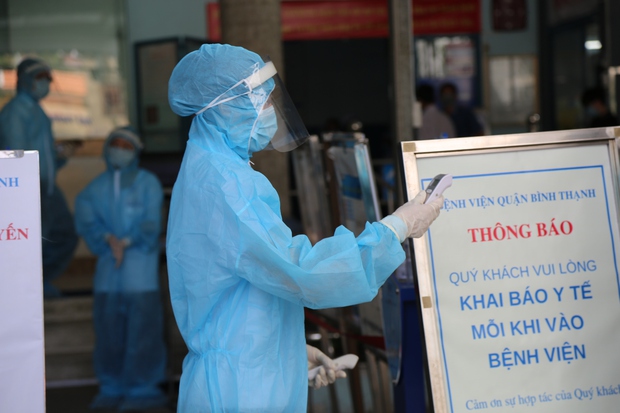 Thêm 10 người dương tính với SARS-CoV-2, trong vòng 3 ngày, TP.HCM ghi nhận đến 100 ca bệnh mới - Ảnh 1.