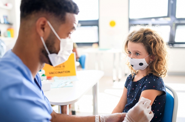 EU phê duyệt vaccine Covid-19 của Pfizer cho trẻ em dưới 12 tuổi - Ảnh 1. EU phê duyệt vaccine Covid-19 của Pfizer cho trẻ em dưới 12 tuổi - Ảnh 1.