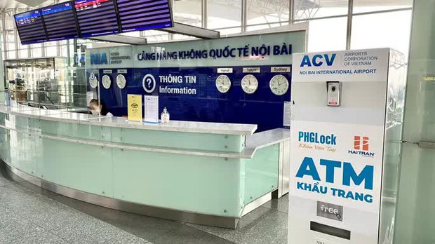 Sân bay Nội Bài lên tiếng vụ dung dịch rửa tay sát khuẩn là nước lã  - Ảnh 1.