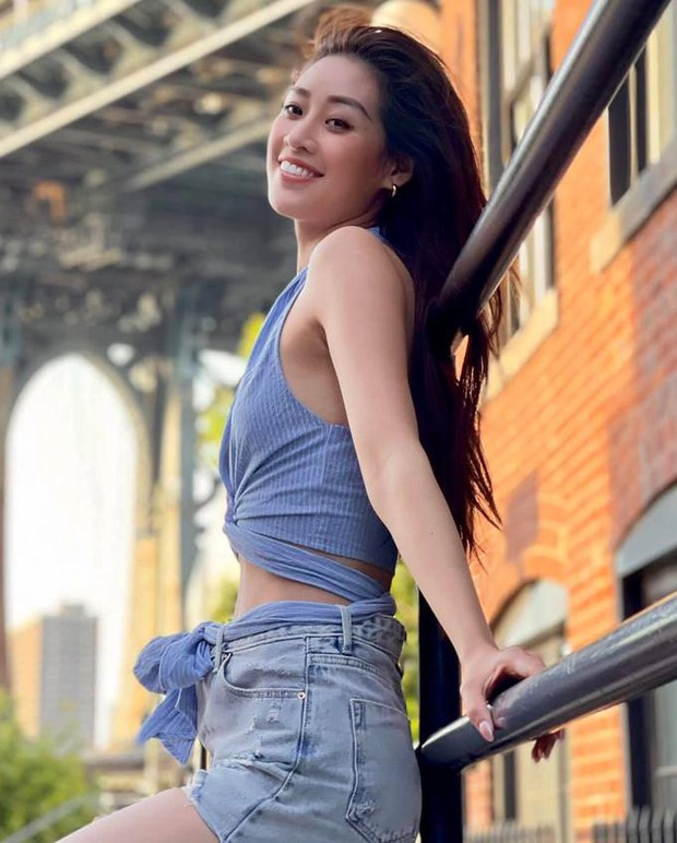 HH Khánh Vân có cách mix đồ mới khá lạ mắt nhưng lý do đằng sau lại khiến fan xót xa - Ảnh 2. HH Khánh Vân có cách mix đồ mới khá lạ mắt nhưng lý do đằng sau lại khiến fan xót xa - Ảnh 2.