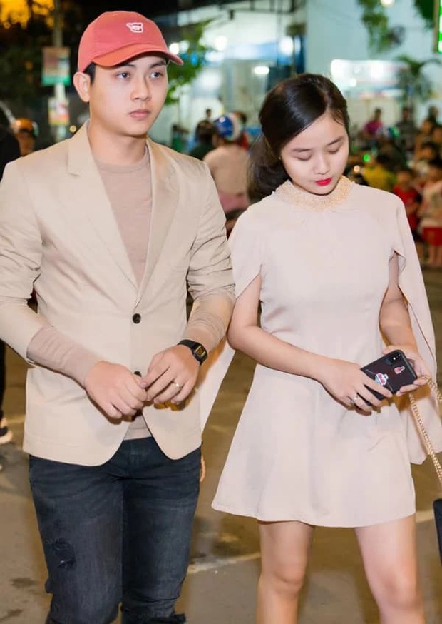 Trước ồn ào yêu Đạt G, Cindy Lư từng bị tố là nguyên nhân khiến sự nghiệp Hoài Lâm tuột dốc và bị NS Hoài Linh từ mặt? - Ảnh 2. Trước ồn ào yêu Đạt G, Cindy Lư từng bị tố là nguyên nhân khiến sự nghiệp Hoài Lâm tuột dốc và bị NS Hoài Linh từ mặt? - Ảnh 2.