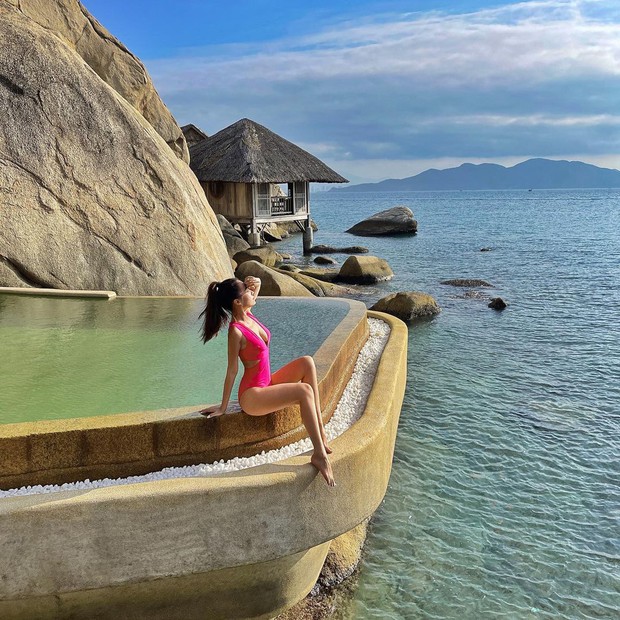 Tổng kết 4 ngày nghỉ lễ: Drama vẫn hóng, ảnh bikini vẫn miệt mài khoe! - Ảnh 17. Tổng kết 4 ngày nghỉ lễ: Drama vẫn hóng, ảnh bikini vẫn miệt mài khoe! - Ảnh 17.
