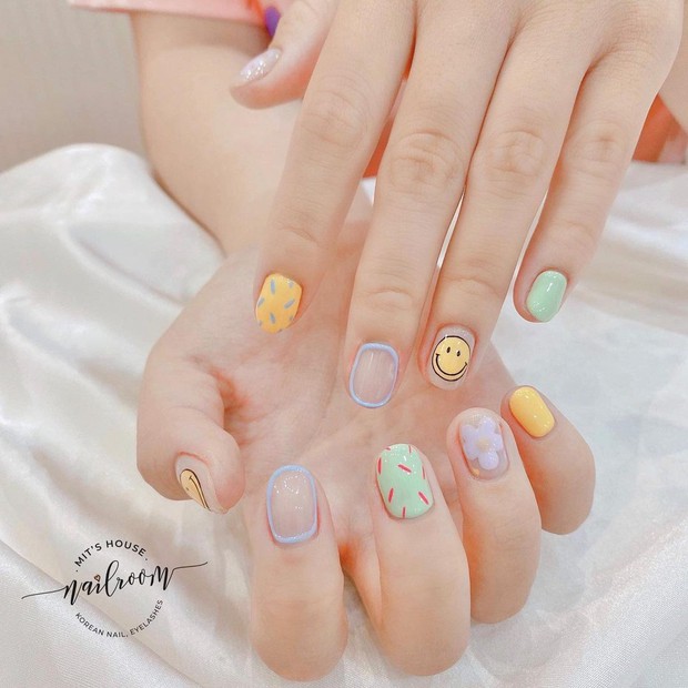 9 mẫu nail mùa hè xinh nhất ở các tiệm lúc này, các nàng chắc chắn chấm được bộ ưng ý - Ảnh 11. 9 mẫu nail mùa hè xinh nhất ở các tiệm lúc này, các nàng chắc chắn chấm được bộ ưng ý - Ảnh 11.