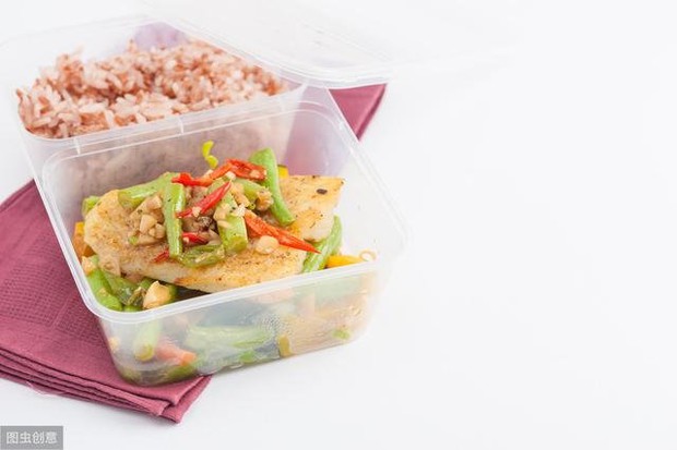 4 sai lầm phổ biến trong việc bảo quản và sử dụng lại thức ăn thừa vào mùa hè mà nhiều người mắc phải - Ảnh 2.