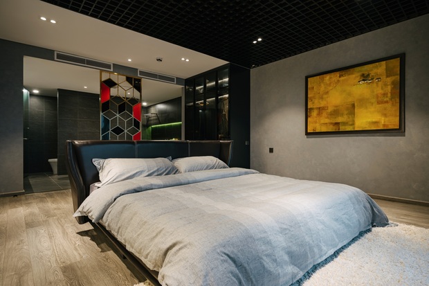 Căn duplex của chủ nhà chơi hệ đa màu sắc: Không gian rực rỡ như gallery, ngó góc làm việc là thấy độ chịu chơi - Ảnh 10. Căn duplex của chủ nhà chơi hệ đa màu sắc: Không gian rực rỡ như gallery, ngó góc làm việc là thấy độ chịu chơi - Ảnh 10.