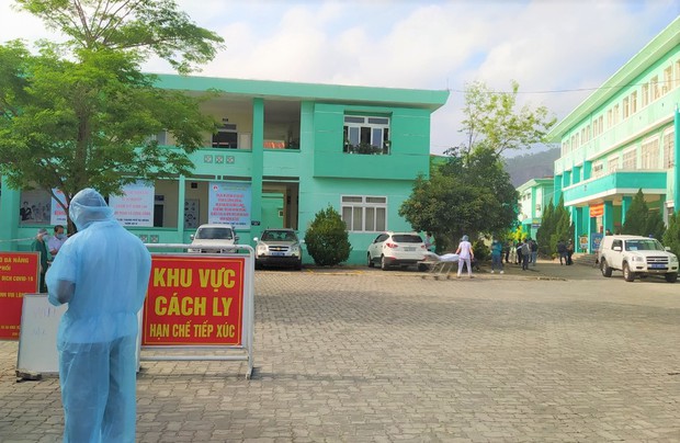 Lịch trình dày đặc của nam nhân viên spa dương tính với SARS-CoV-2 ở Đà Nẵng: Đến bến xe, bar, karaoke, siêu thị, cafe - Ảnh 3. Lịch trình dày đặc của nam nhân viên spa dương tính với SARS-CoV-2 ở Đà Nẵng: Đến bến xe, bar, karaoke, siêu thị, cafe - Ảnh 3.