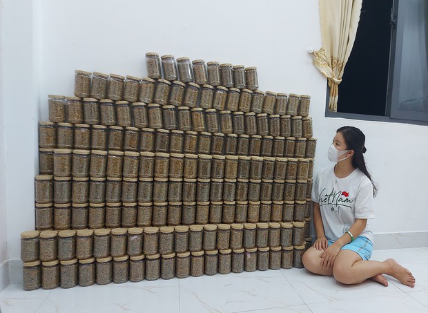 1000 hũ muối vừng từ phương xa tiếp sức tâm dịch Bắc Giang, hành động nhỏ với tấm lòng lớn - Ảnh 2.