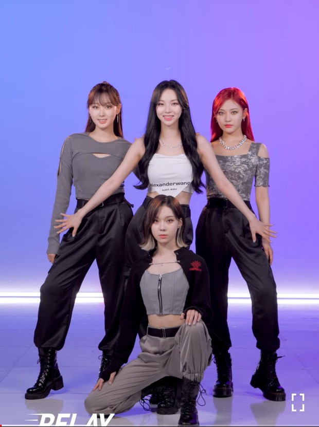 Stylist của aespa cắt khẩu trang thành áo quây cho Karina, nhưng sao nhìn cứ sai sai thế này? - Ảnh 1.