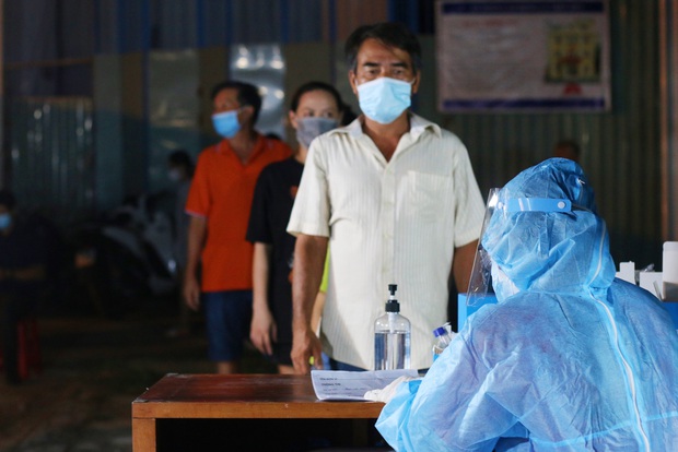 TP.HCM đã tìm thấy mối liên hệ giữa 2 chuỗi lây nhiễm Hội thánh và cặp vợ chồng đi khám bệnh tại BV Hoàn Mỹ - Ảnh 1. TP.HCM đã tìm thấy mối liên hệ giữa 2 chuỗi lây nhiễm Hội thánh và cặp vợ chồng đi khám bệnh tại BV Hoàn Mỹ - Ảnh 1.