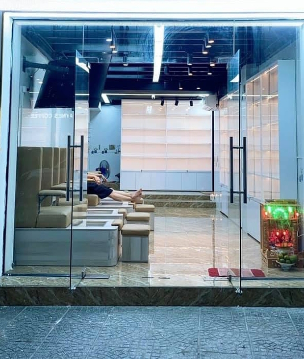 Lê Giang vừa mở cửa hàng 1 tháng thì phải đóng cửa vì dịch, khóc thét vì tiền thuê nhà làm Anh Đức và dàn sao Vbiz phải vào động viên - Ảnh 3.