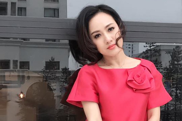 BTV giọng miền Nam đầu tiên dẫn Thời Sự 19H của VTV: Tốt nghiệp ngành chẳng liên quan, cho con học trường mà năm nào phụ huynh cũng ùn ùn tranh chỗ - Ảnh 4. BTV giọng miền Nam đầu tiên dẫn Thời Sự 19H của VTV: Tốt nghiệp ngành chẳng liên quan, cho con học trường mà năm nào phụ huynh cũng ùn ùn tranh chỗ - Ảnh 4.
