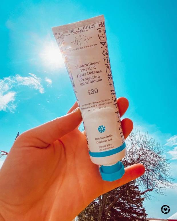 Selena Gomez không bao giờ ra khỏi nhà mà quên bôi kem chống nắng, và đây là sản phẩm vật lý cô tin dùng - Ảnh 6.