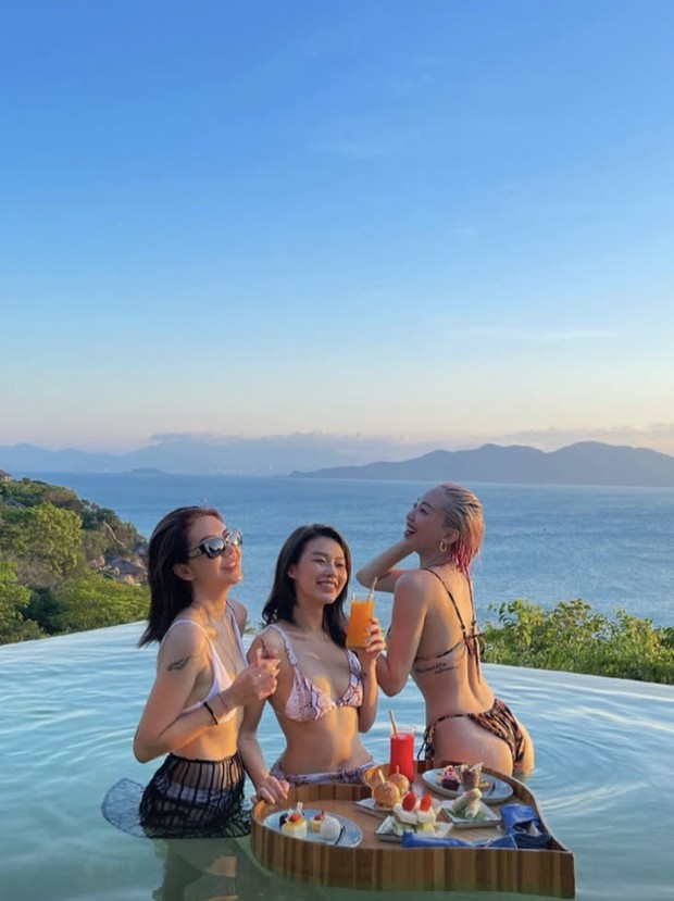 Tóc Tiên trưng trổ vòng 1 căng đầy trong kỳ nghỉ lễ, Hoàng Touliver được lên sóng ké nhưng sao dân tình thấy mà tức - Ảnh 2. Tóc Tiên trưng trổ vòng 1 căng đầy trong kỳ nghỉ lễ, Hoàng Touliver được lên sóng ké nhưng sao dân tình thấy mà tức - Ảnh 2.