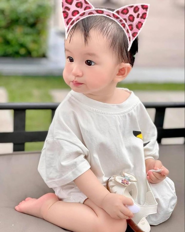 Bị netizen nói đẻ con gái sau này con rể ăn hết, nữ đại gia có căn biệt thự gần 200 tỷ đáp trả căng đét - Ảnh 4. Bị netizen nói đẻ con gái sau này con rể ăn hết, nữ đại gia có căn biệt thự gần 200 tỷ đáp trả căng đét - Ảnh 4.