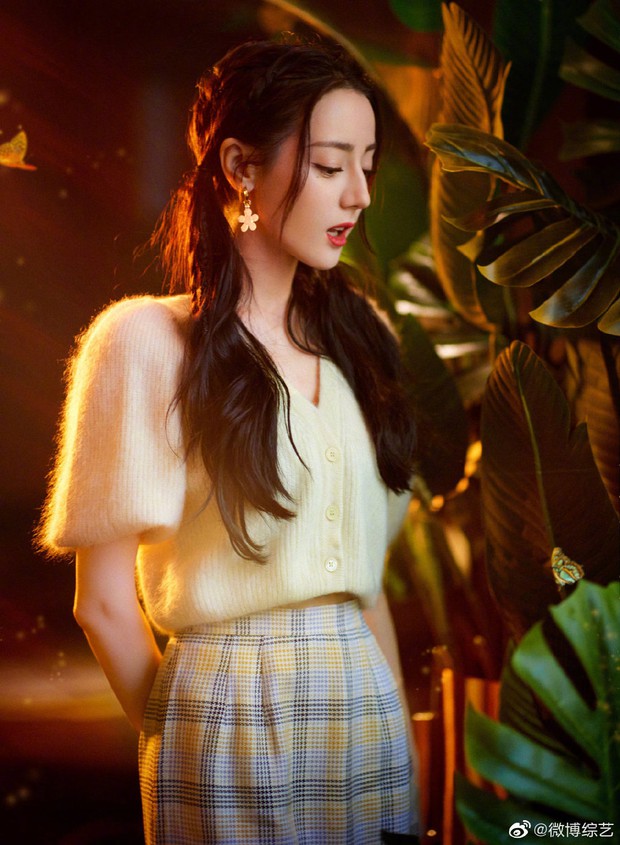 Sự kiện hot nhất hôm nay: Nhiệt Ba hack tuổi vẫn bị Dương Tử - Lý Thấm lấn át, Quan Hiểu Đồng nhạt nhoà đến đáng ngại - Ảnh 3. Sự kiện hot nhất hôm nay: Nhiệt Ba hack tuổi vẫn bị Dương Tử - Lý Thấm lấn át, Quan Hiểu Đồng nhạt nhoà đến đáng ngại - Ảnh 3.