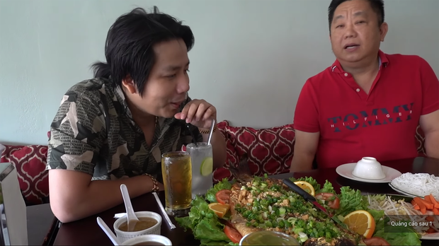 Khoa Pug bất ngờ tiết lộ người mới sau khi chia tay cameramen cũ: Là MasterChef của một nhà hàng Việt tại Mỹ? - Ảnh 3. Khoa Pug bất ngờ tiết lộ người mới sau khi chia tay cameramen cũ: Là MasterChef của một nhà hàng Việt tại Mỹ? - Ảnh 3.