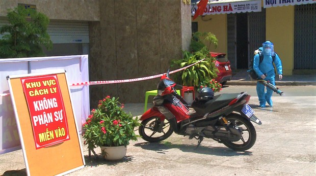 Đà Nẵng: Nữ nhân viên khu vực massage khách sạn Phú An dương tính lần 1 với SARS-CoV-2, khẩn trương truy vết người tiếp xúc - Ảnh 4. Đà Nẵng: Nữ nhân viên khu vực massage khách sạn Phú An dương tính lần 1 với SARS-CoV-2, khẩn trương truy vết người tiếp xúc - Ảnh 4.