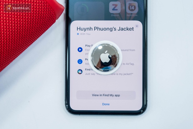 Trên tay AirTag đầu tiên tại Việt Nam: Thông minh, nhỏ gọn nhưng dễ trầy, giá bán 900 nghìn đồng - Ảnh 7. Trên tay AirTag đầu tiên tại Việt Nam: Thông minh, nhỏ gọn nhưng dễ trầy, giá bán 900 nghìn đồng - Ảnh 7.