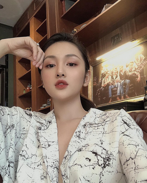 Hoàng Anh Apple bất ngờ xuất hiện với diện mạo lạ lẫm, công khai thừa nhận “dao kéo” - Ảnh 1. Hoàng Anh Apple bất ngờ xuất hiện với diện mạo lạ lẫm, công khai thừa nhận “dao kéo” - Ảnh 1.