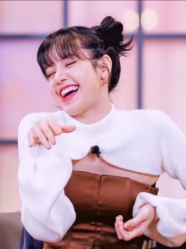 Hình ảnh cuối cùng của Lisa trước khi Thanh Xuân Có Bạn bị buộc dừng ghi hình, visual đẳng cấp khiến ai cũng nuối tiếc - Ảnh 9. Hình ảnh cuối cùng của Lisa trước khi Thanh Xuân Có Bạn bị buộc dừng ghi hình, visual đẳng cấp khiến ai cũng nuối tiếc - Ảnh 9.
