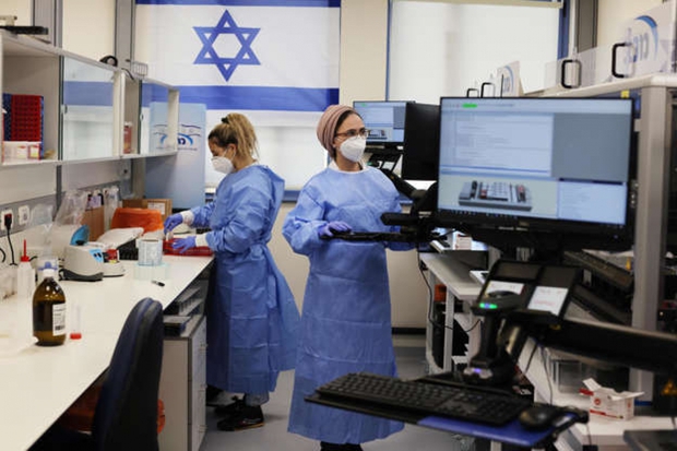 Chiến dịch tiêm chủng thần tốc liệu đã giúp Israel đạt miễn dịch cộng đồng? - Ảnh 1.