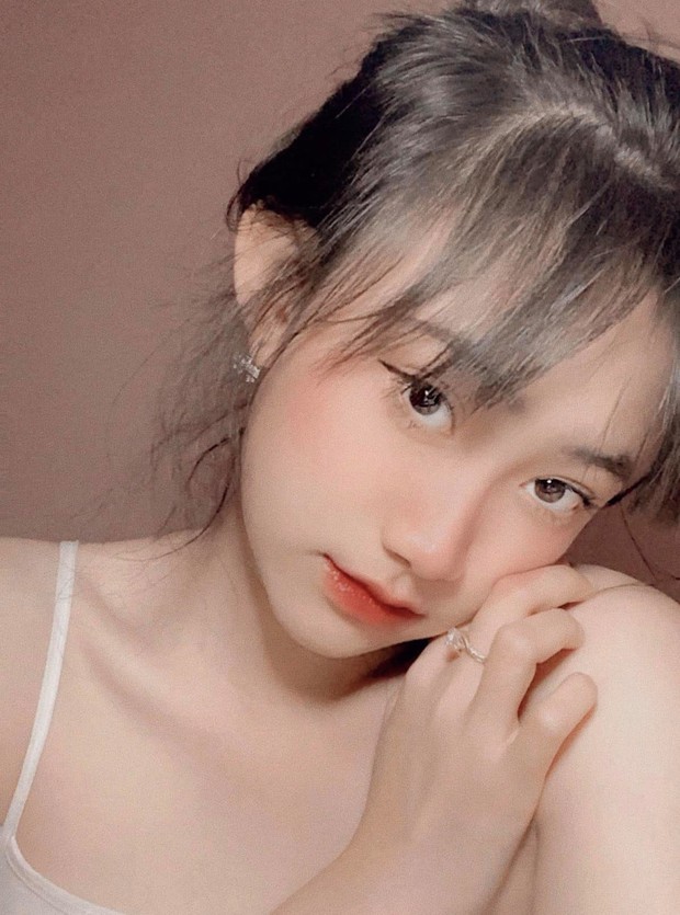 Siêu xạ thủ Ara công khai người yêu, là gái xinh thích diện áo dài trắng chuẩn gu mà mọi game thủ mê mệt? - Ảnh 6. Siêu xạ thủ Ara công khai người yêu, là gái xinh thích diện áo dài trắng chuẩn gu mà mọi game thủ mê mệt? - Ảnh 6.