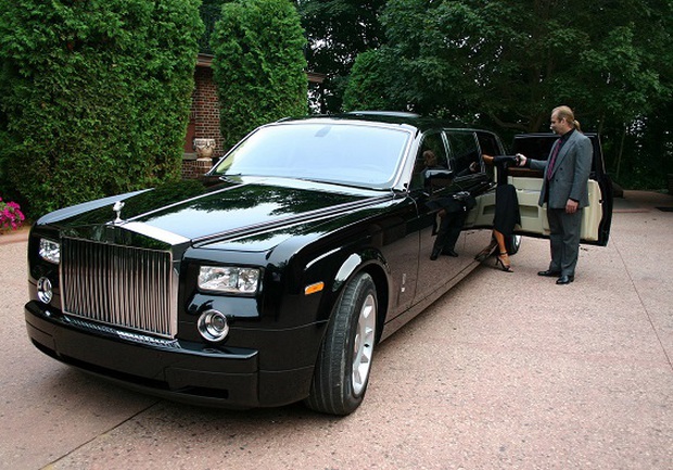 Huyền thoại tài phiệt Hong Kong: Mua 30 chiếc Rolls Royce 1 lúc, cưới vợ siêu mẫu Mexico, nay bán tống bán tháo vì vỡ nợ - Ảnh 10. Huyền thoại tài phiệt Hong Kong: Mua 30 chiếc Rolls Royce 1 lúc, cưới vợ siêu mẫu Mexico, nay bán tống bán tháo vì vỡ nợ - Ảnh 10.