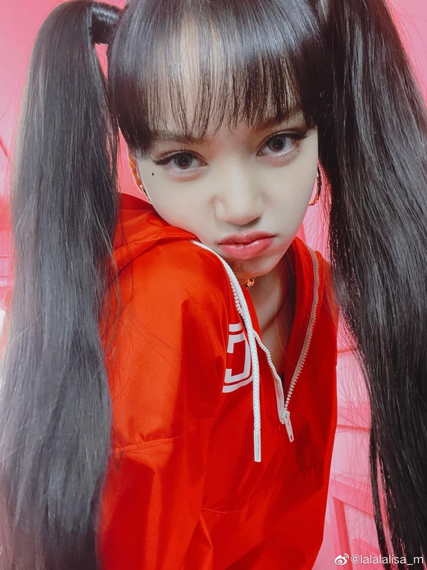 Soi focus cam mới nhất của Lisa: Tỷ lệ cơ thể như búp bê, nhảy vũ đạo nam mà trông nhẹ tênh, chẳng cồng kềnh tí nào! - Ảnh 8.