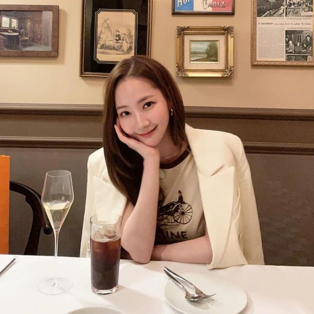Cặp đôi Thư Ký Kim Park Seo Joon - Park Min Young bị soi hint hẹn hò qua... chiếc quần: Quá lộ hay chỉ trùng hợp đây? - Ảnh 6. Cặp đôi Thư Ký Kim Park Seo Joon - Park Min Young bị soi hint hẹn hò qua... chiếc quần: Quá lộ hay chỉ trùng hợp đây? - Ảnh 6.